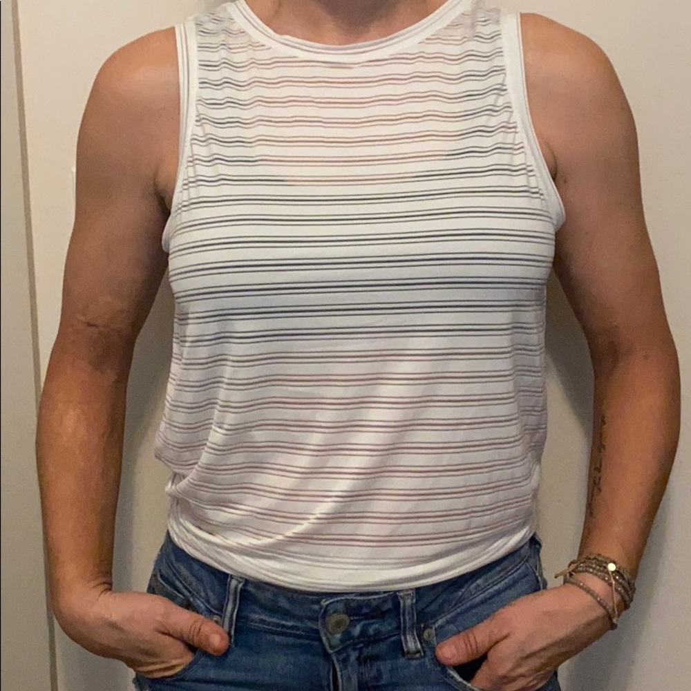 Lulu lemon tan top in white